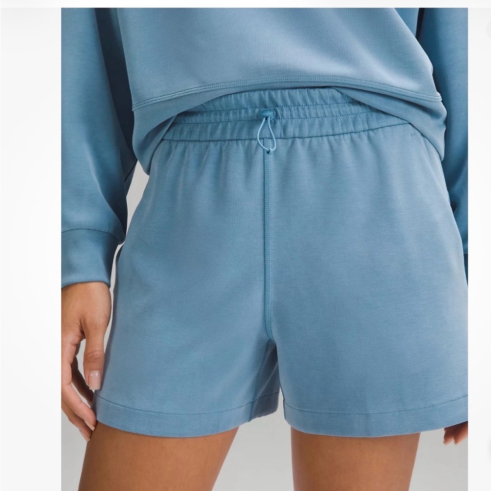 Lululemon Women's Blue Casual Shorts Size‎ 2 - Picture 3 of 10